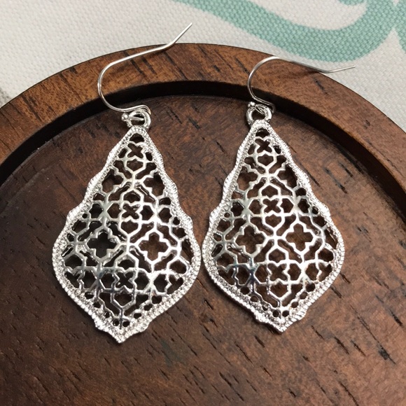 HP! NEW💙💎GORGEOUS FILIGREE EARRINGS💎💙BEAUTIFUL - Picture 7 of 8